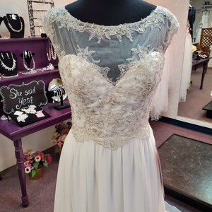 Maggie And Shirley 179 Size 8 Ivory/Silver Bridal Gown/Wedding Dress